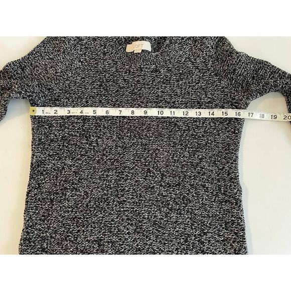LOFT Size X-Small Sweater‎ Black/White with Buttons on the Cuffs - Picture 7 of 7